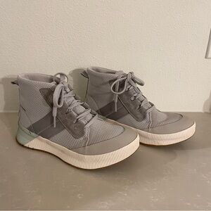 Sorel Out N About III Mid Sneaker Boot Weatherproof Moonstone/Sea Salt Size 8.5